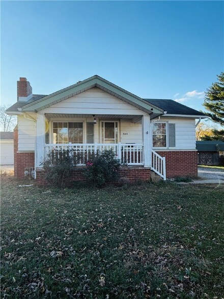 943 N 35th St, Decatur, IL 62521