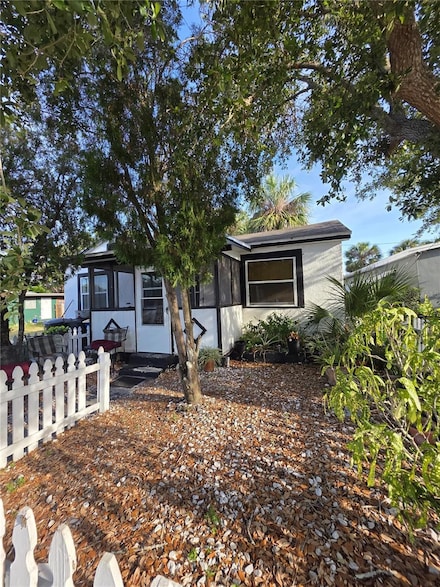 1107 Grant St, Clearwater, FL 33755