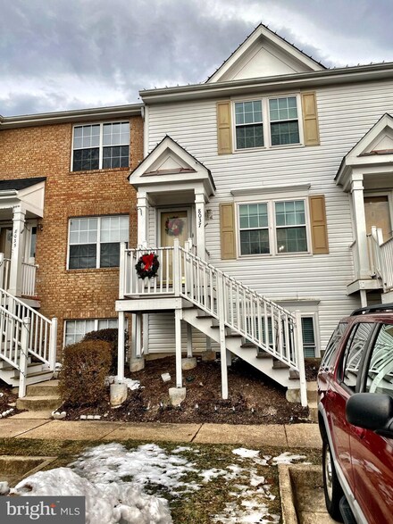8037 Lantern Ct Unit 125, Manassas, VA 20109