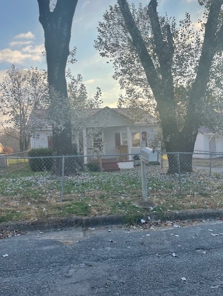 514 Hayes Ave, Lawrenceburg, TN 38464