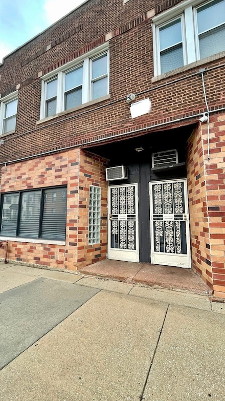 3072 E 79th St Unit 2, Chicago, IL 60649
