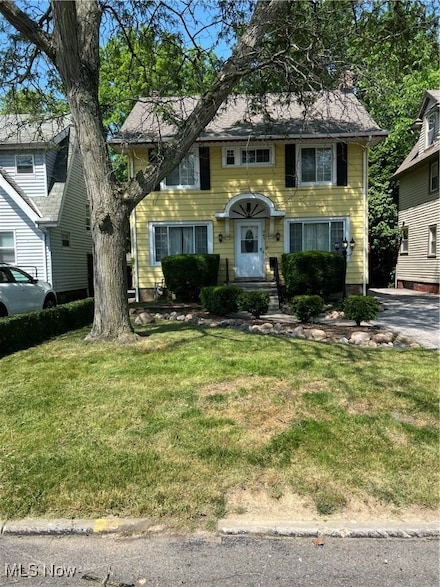 945 Dresden Rd, Cleveland, OH 44112