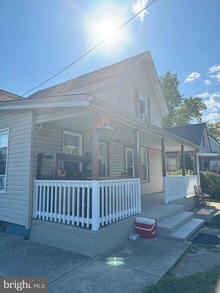 313 W Wood St, Vineland, NJ 08360