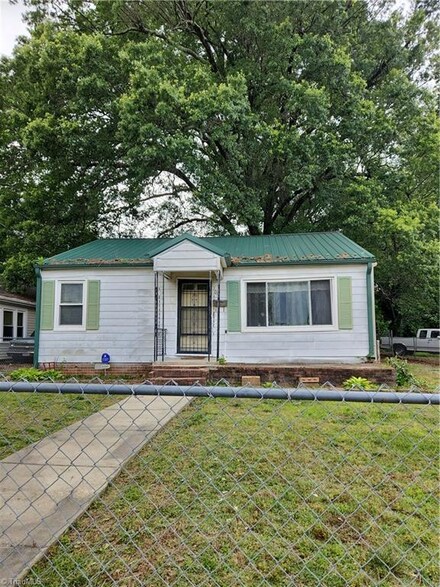 1114 Worth St, High Point, NC 27260
