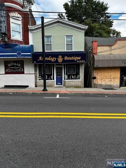 317 Hackensack St, Carlstadt, NJ 07072