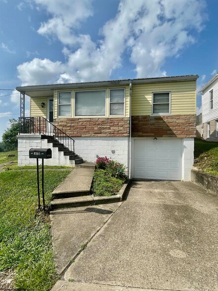 8381 Hazelwood Ave, Stonewood, WV 26301