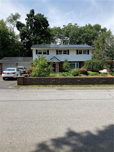 132 Concord St, Indiana, PA 15701