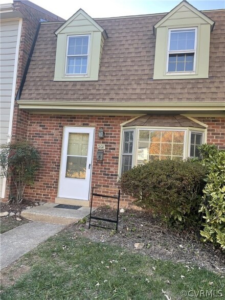 202 Newstead Dr, North Chesterfield, VA 23235
