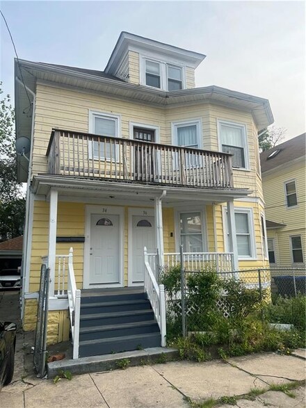 34 Woodman St, Providence, RI 02907