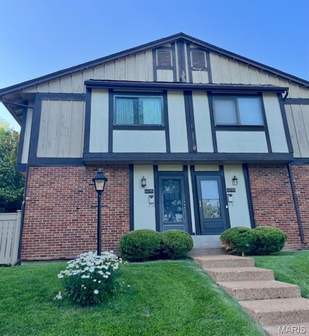 11191 Whispering Oaks Dr, Saint Louis, MO 63136