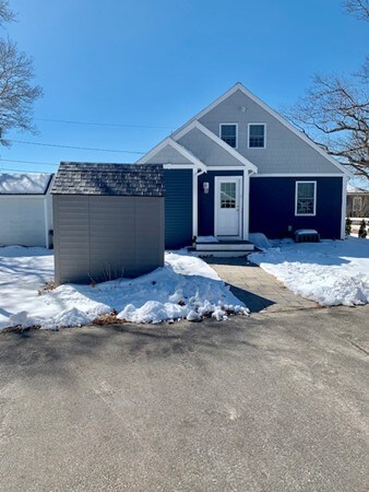11 Circuit Ave, Wareham, MA 02571