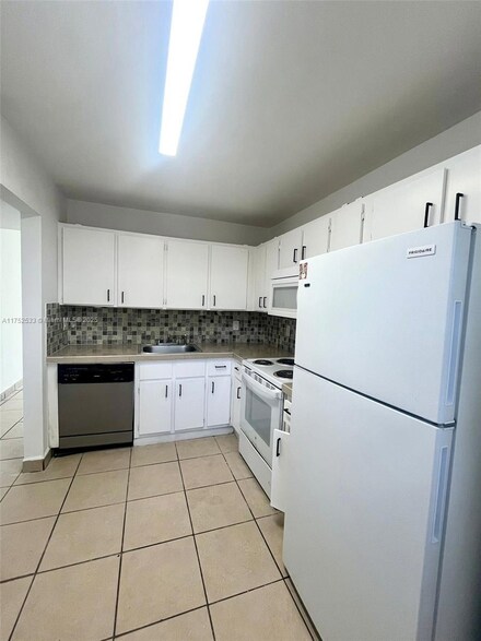 852 NE 209 St Unit 101-38, Miami, FL 33179