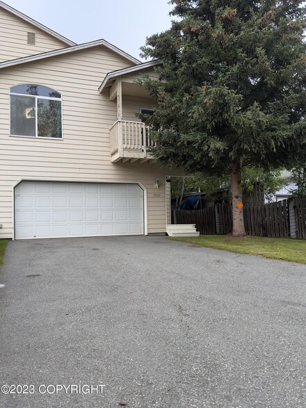 2909 W 32nd Ave, Anchorage, AK 99517