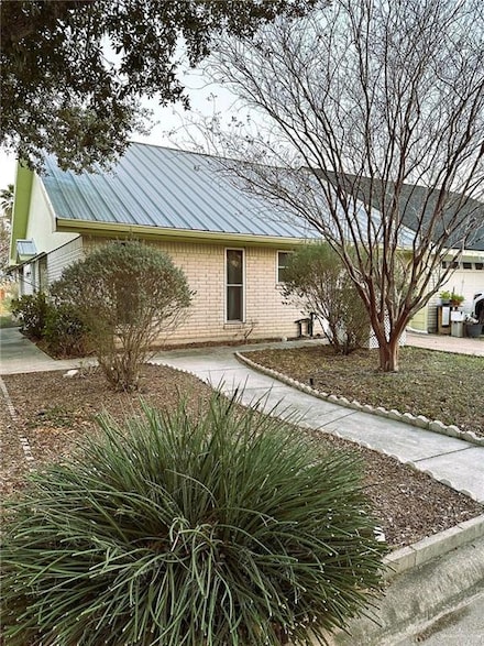 2220 Augusta Dr, Mission, TX 78572