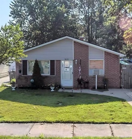 16141 Jackson St, Taylor, MI 48180