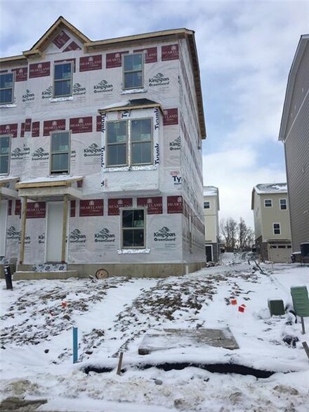 820 Oneida Cir Unit 439R/A, Mars, PA 16046