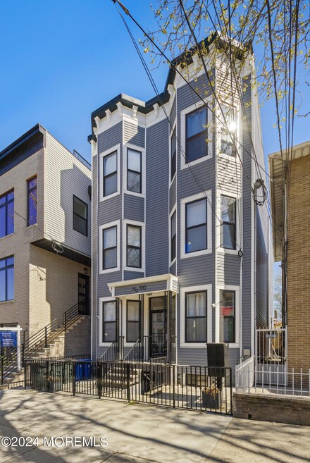 100 Lincoln St, Jersey City, NJ 07307