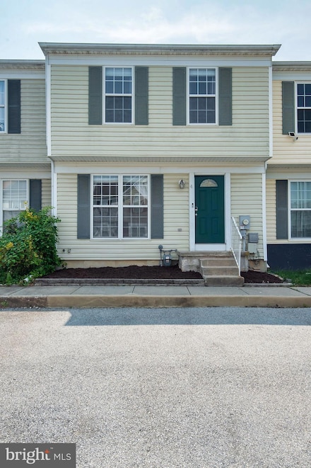 4 Charles Ct, Newark, DE 19702