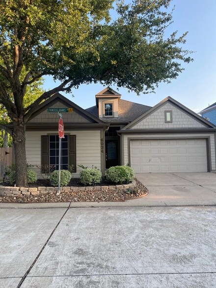 6034 Lynwood Banks Ln, Houston, TX 77092