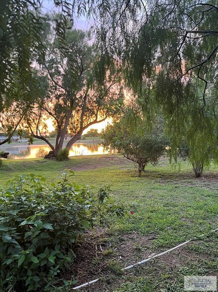 39676 Schafer Rd, Los Fresnos, TX 78566