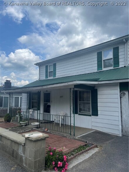 3756 Old Logan Rd, Logan, WV 25601