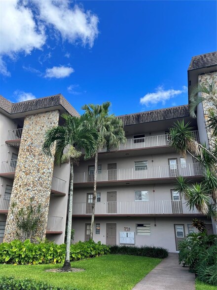 2500 SW 81st Ave Unit 403, Davie, FL 33324