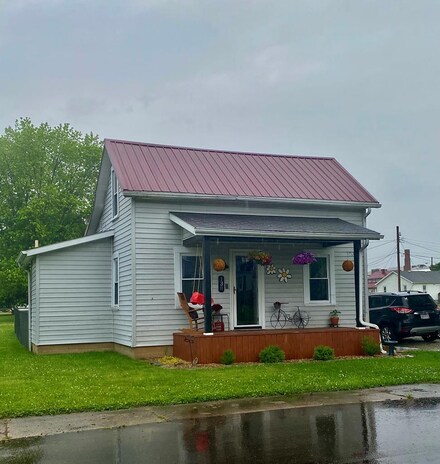 138 W 5th St, Piketon, OH 45661