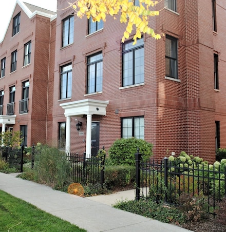 1896 Patriot Blvd Unit 68, Glenview, IL 60026