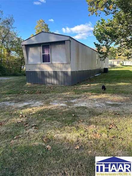 7586 E Laughlin St, Dugger, IN 47848