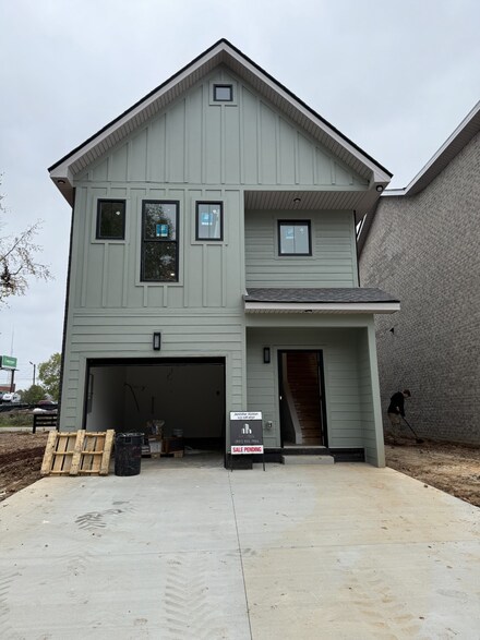 65 Holland Park W, Clarksville, TN 37043