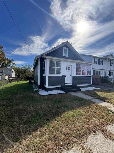 25 Victoria St, Springfield, MA 01104