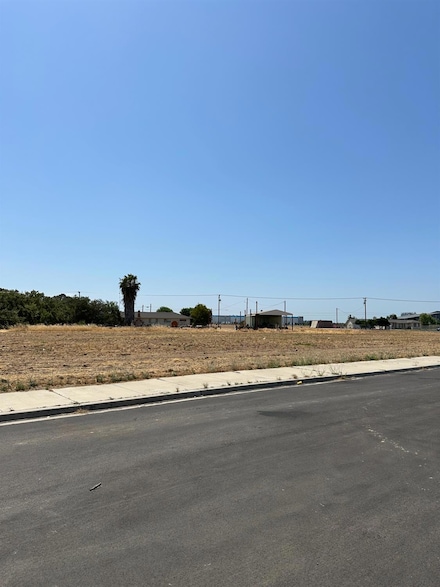 2631 Polous Dr, Turlock, CA 95380