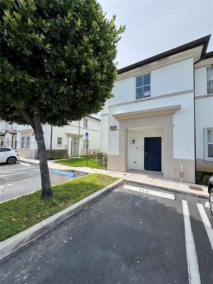 8111 W 36th Ave Unit 1, Hialeah, FL 33018