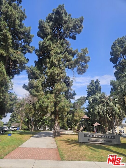 854 1/2 S Plymouth Blvd, Los Angeles, CA 90005
