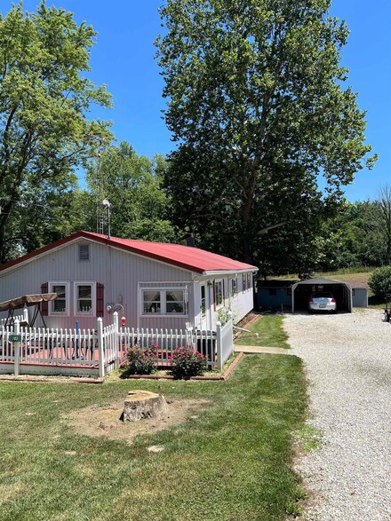 103 N Clay St, West Lebanon, IN 47991
