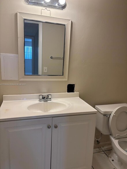 3710 NW 21st St Unit 311, Lauderdale Lakes, FL 33311