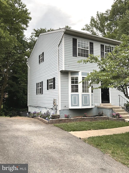 961 Central Hills Ln, Hyattsville, MD 20785