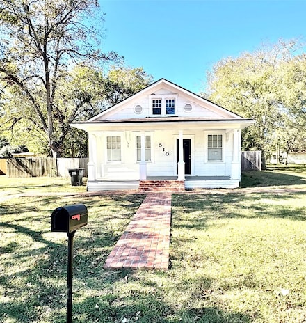 510 S 10th Ave, Teague, TX 75860