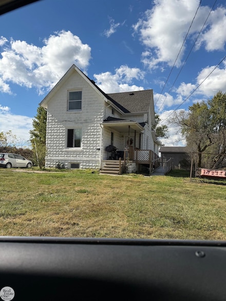 7742 River Rd, Marine City, MI 48039