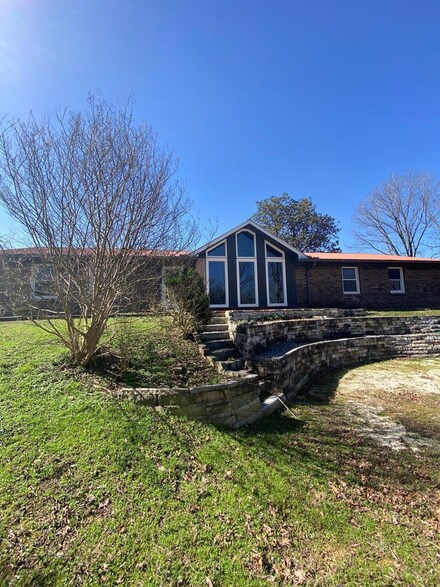 1355 Covington Bridge Rd SE, Fairmount, GA 30139