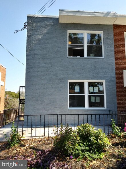 5403 Chillum Place NE, Washington, DC 20011