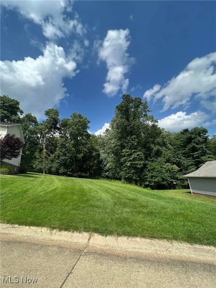 3 Stonebrook Dr, Parkersburg, WV 26104