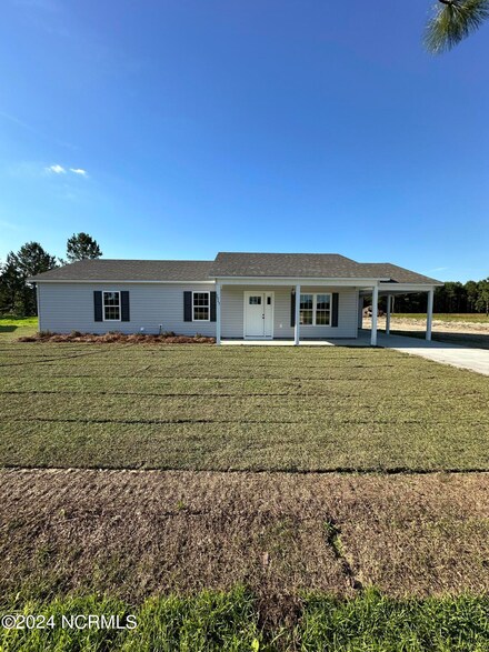 2063 Rowan Rd, Clinton, NC 28328
