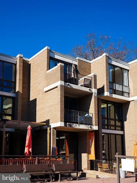11422 Washington Plaza W, Reston, VA 20190