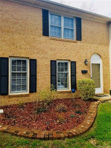 1815 Sabrina Ct, Charlotte, NC 28210