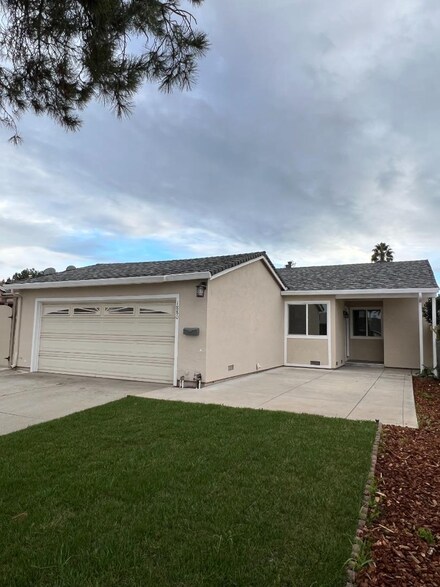 1880 Macduee Way, San Jose, CA 95121