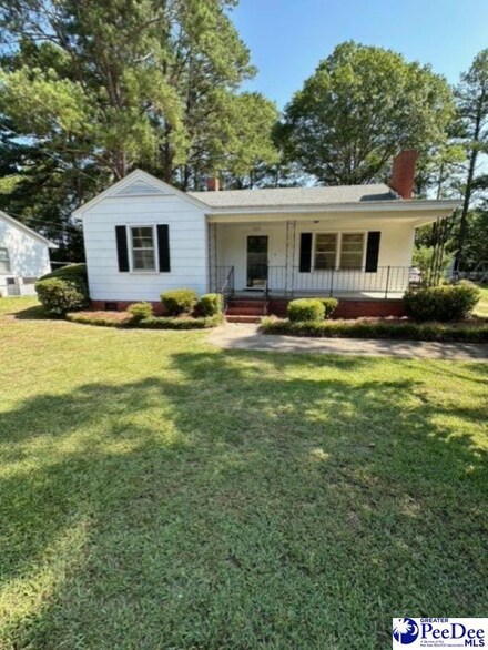 220 Woodland Dr, Bennettsville, SC 29512