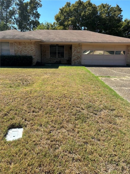 1009 Fairway Ln, Mexia, TX 76667