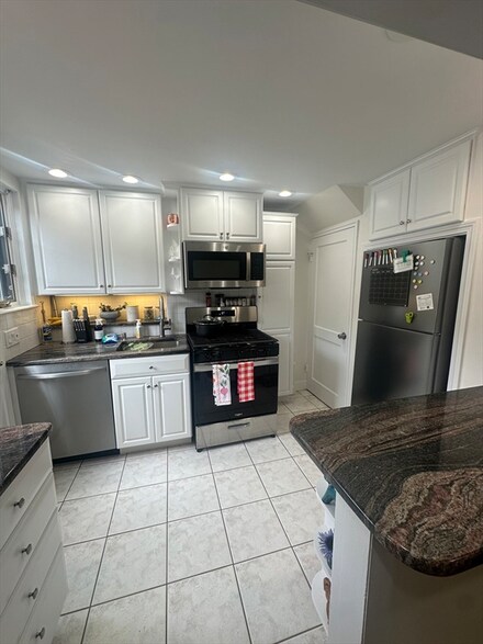 324 Lexington St Unit 324, Watertown, MA 02472