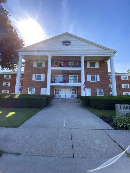 1249 Lakeshore Dr Unit 219, Muskegon, MI 49441